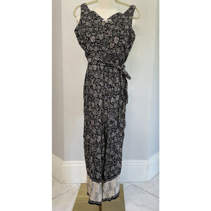 Amuse Society Black And Tan Floral Print Belted Crop Leg Jumpsuit Size Small EUC